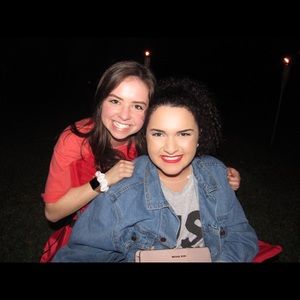 Meet your Posher, Andrea